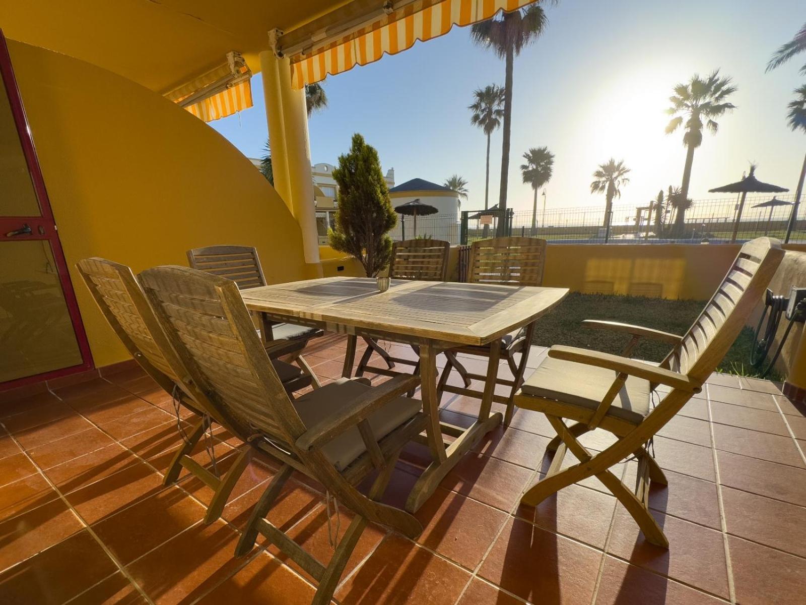 La Tortuga I, Encantador Apartamento Con Garaje En Primera Linea De Playa 塔里法 外观 照片